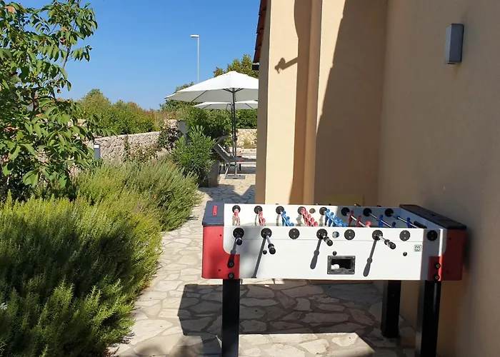 Villa Sloboda Apartments شقة Pinezići