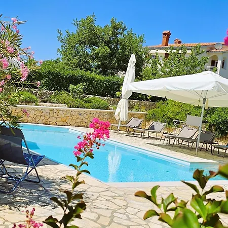 Apartamento Villa Sloboda Apartments Pinezići